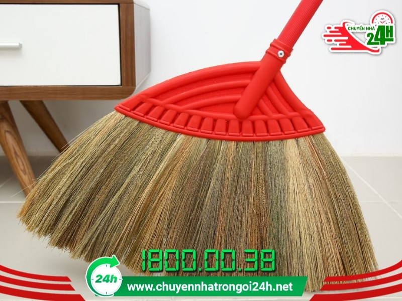 Chuẩn bị đồ vệ sinh nhà cửa cho phòng trọ của bạn