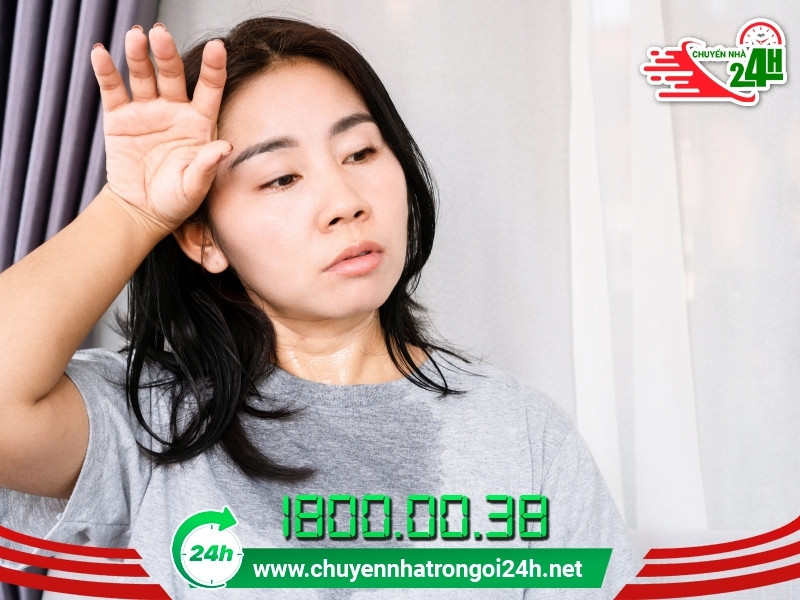 Chuyển nhà mùa hè nằng nóng gây mệt mỏi