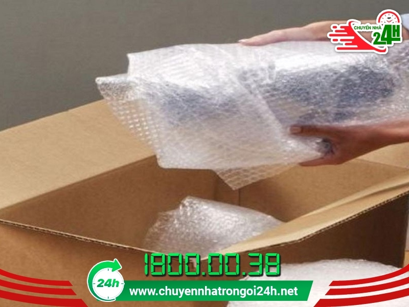 Bọc gọn gàng cẩn thận các thiết bị dễ vỡ