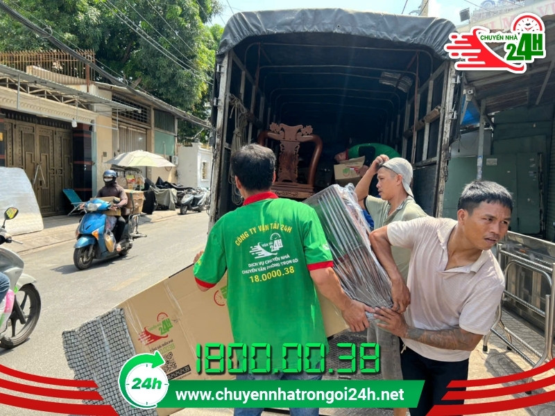Nhân viên Chuyển nhà trọn gói 24h đóng gói bảo vệ đồ đạc