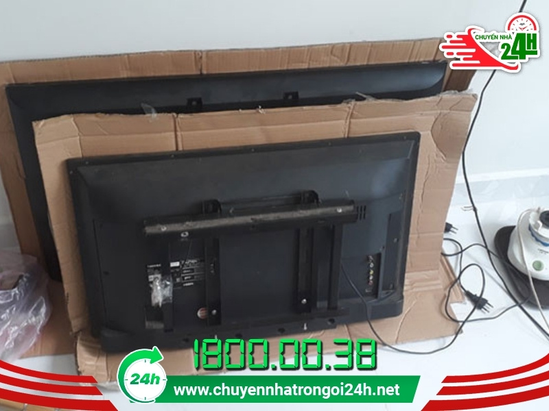 Đóng gói đồ điện tử đúng cách trước khi vận chuyển