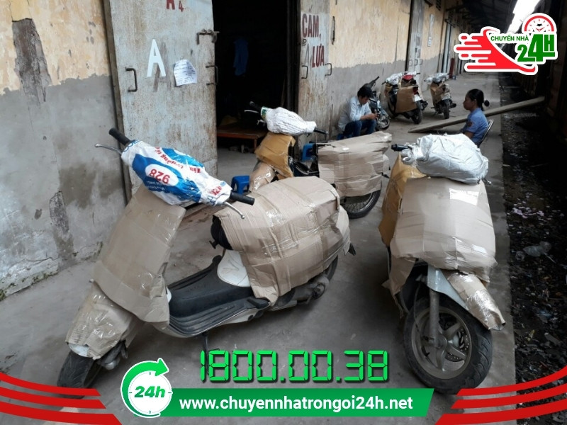 Có nên gửi xe máy theo xe tải chuyển đồ về quê?