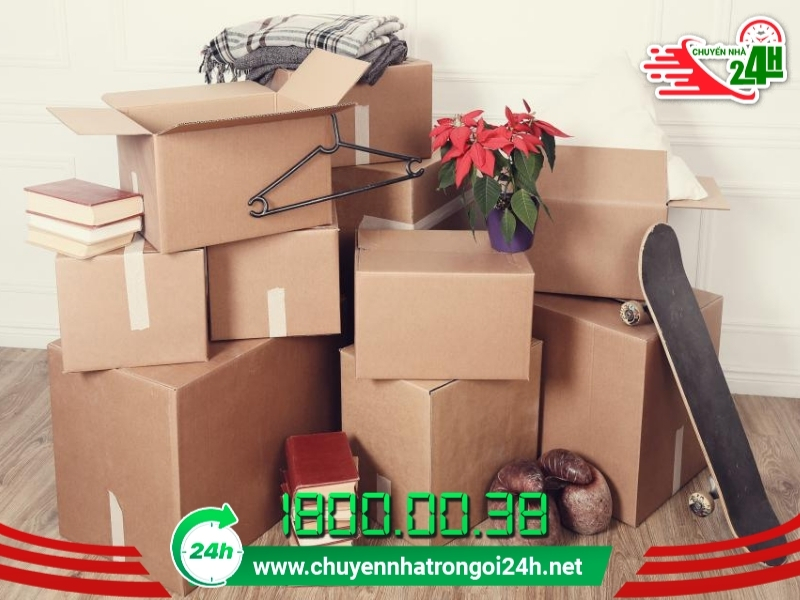 Đóng gói đồ đạc chuyển nhà cẩn thận, chu đáo