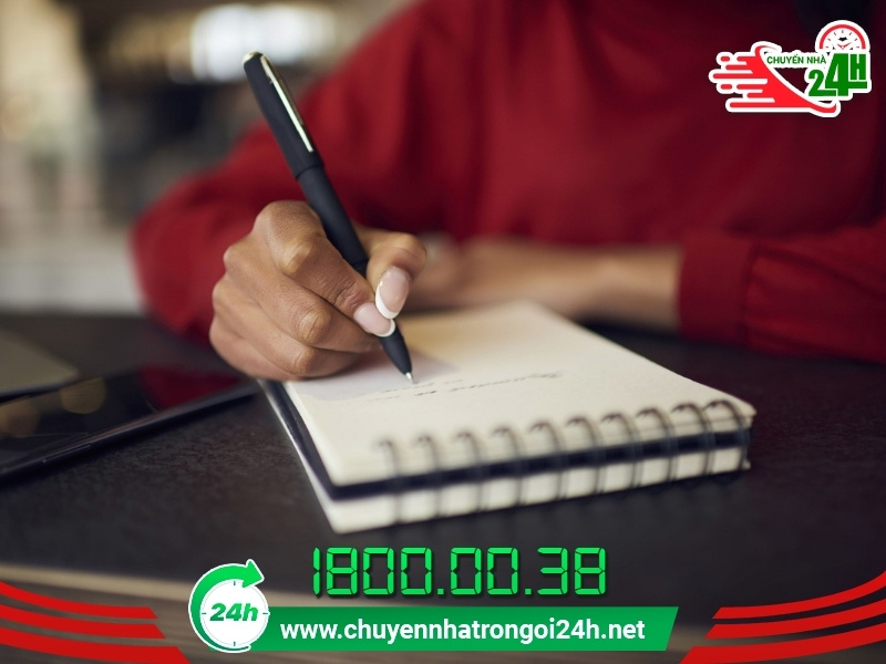 Lên danh sách đồ đạc trước khi bắt đầu dọn dẹp chuyển nhà