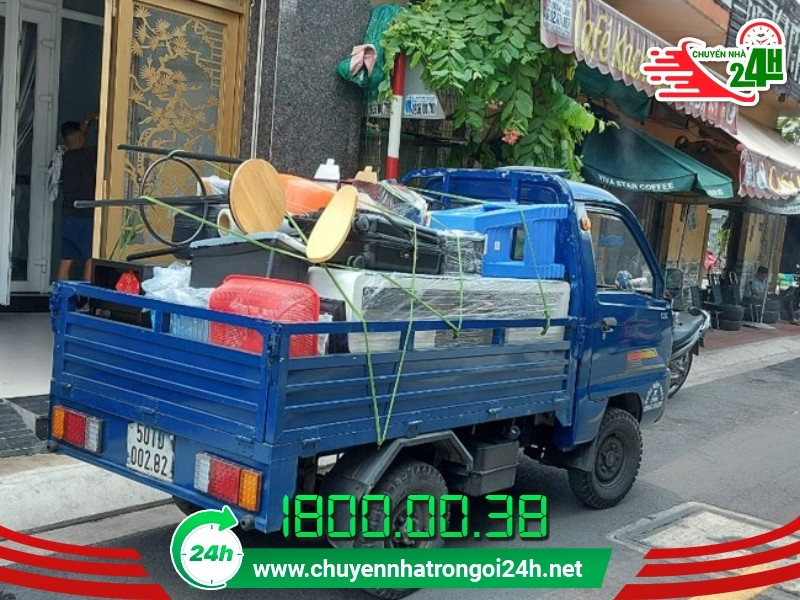 Xe ba gác nhỏ hơn xe tải nên có thể tiếp cận các hẻm sâu dễ dàng hơn