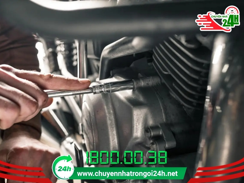 Kiểm tra tình trạng xe trước khi đóng gói bảo vệ