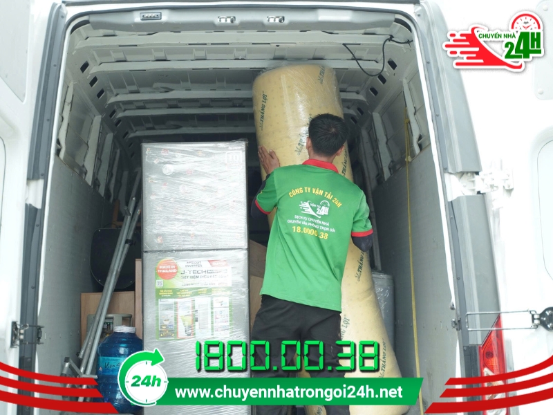 Xe tải đời mới, sạch sẽ, đảm bảo vận chuyển an toàn