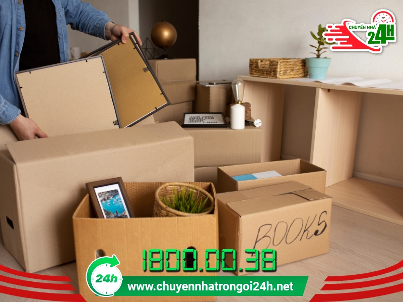 Sắp xếp, phân loại và đóng gói đồ dùng, vật dụng