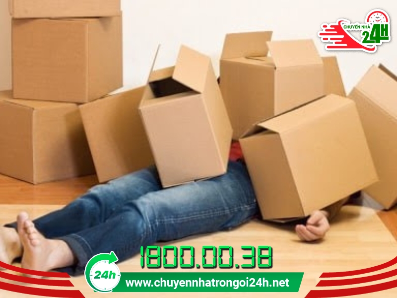 Ngợp trong đồ đạc khi phải tự chuyển nhà