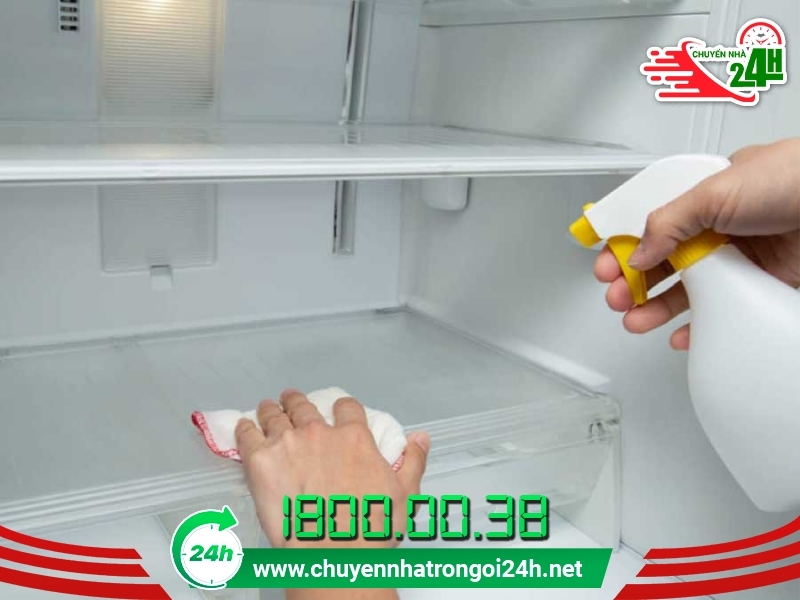 Luôn giữ tủ lạnh ở tư thế đứng và lau khô tủ