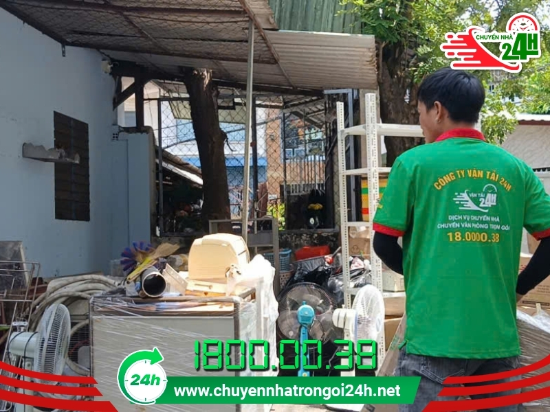 Chuyển Nhà Trọn Gói 24H giúp sinh viên chuyển trọ nhẹ nhàng, tiện lợi và hiệu quả