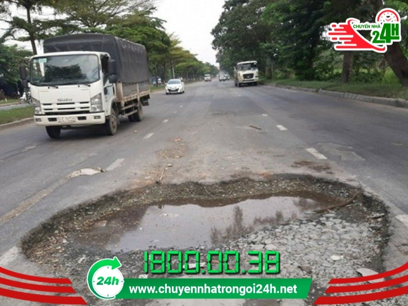 Địa hình và giao thông phức tạp ảnh hưởng lớn đến chuyển nhà đường dài