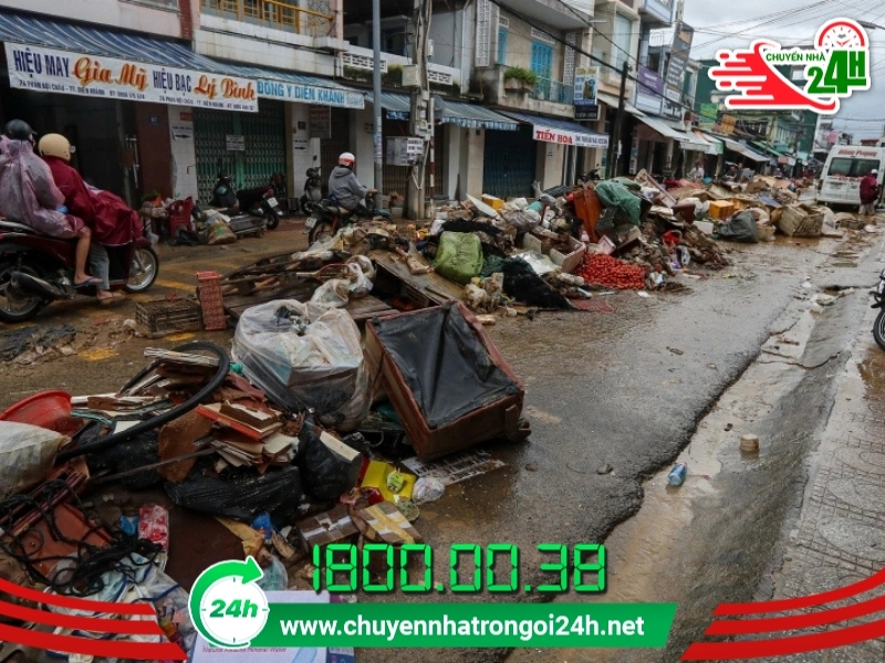 Khung cảnh hoang tàn tại Tây Nha Trang, Khánh Hòa sau lũ